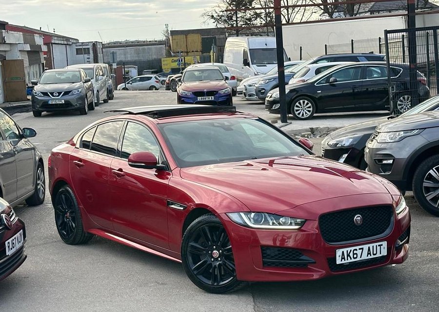 2017 - Jaguar XE R-Sport 2.0i 